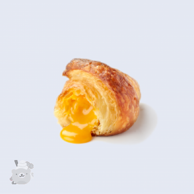 Golden Lava Croissant (Bánh sừng bò nhân trứng muối)